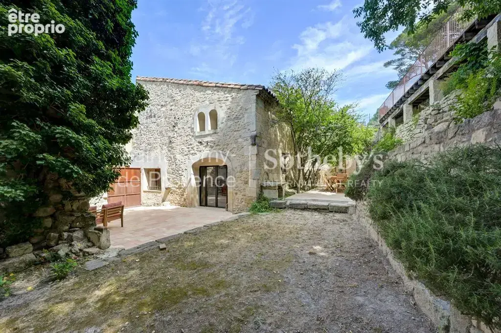 Superbe maison de village en pierre avec jardin, piscine et garages - photo 8