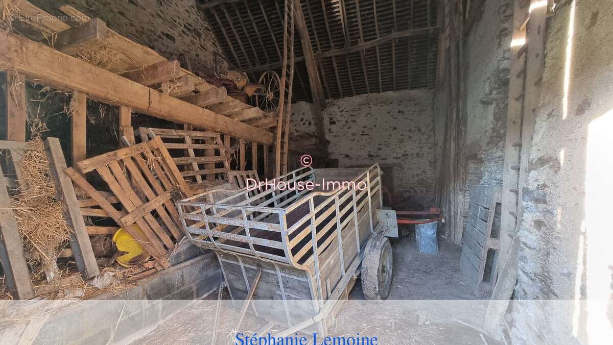 110 m² à Moutier-Malcard  - photo 3