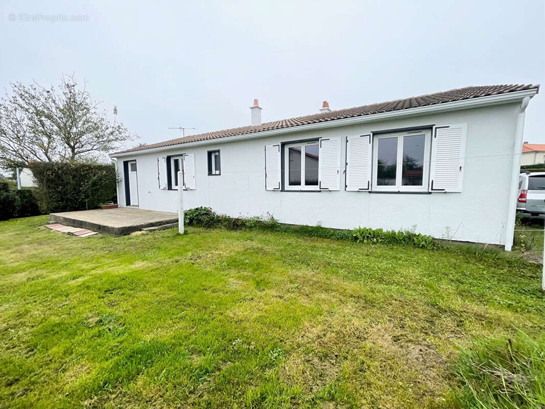 Maison à SAINT-MACAIRE-EN-MAUGES