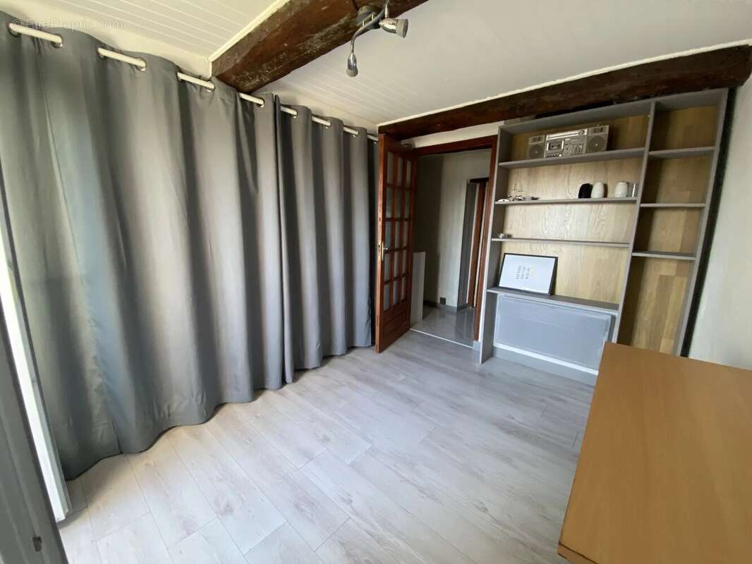 Appartement à BERRE-LES-ALPES