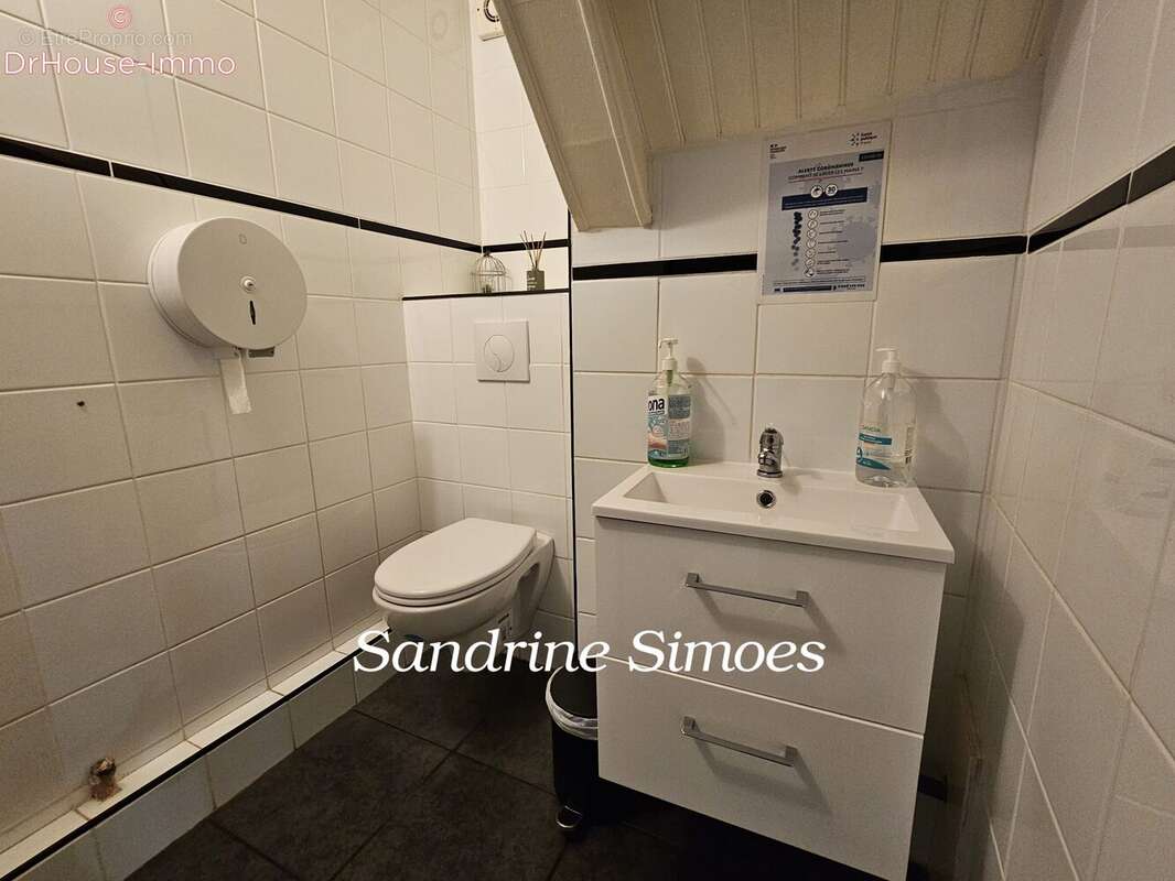 Commerce 165 m² à Saint-Savin  - photo 72