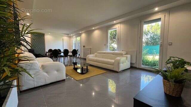 Maison à COURCOURONNES