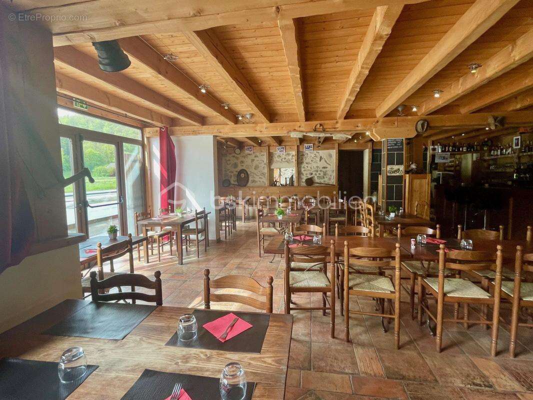 Commerce à SALLENOVES