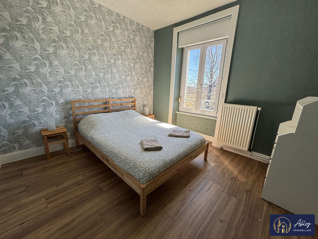 Maison 5 pièces RIOM-ES-MONTAGNES (Cantal) - Maison à RIOM-ES-MONTAGNES