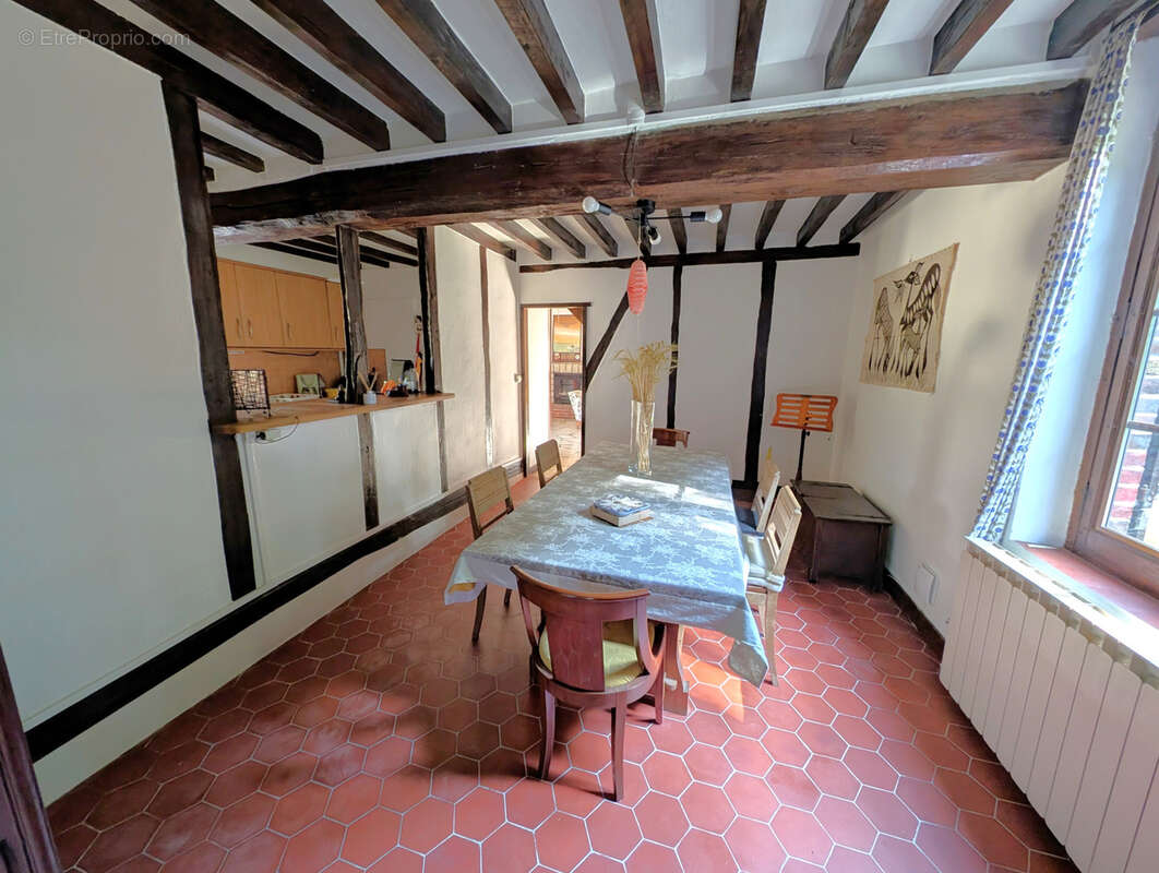 CHARNY Maison ancienne de 100 m2 environ. - photo 13