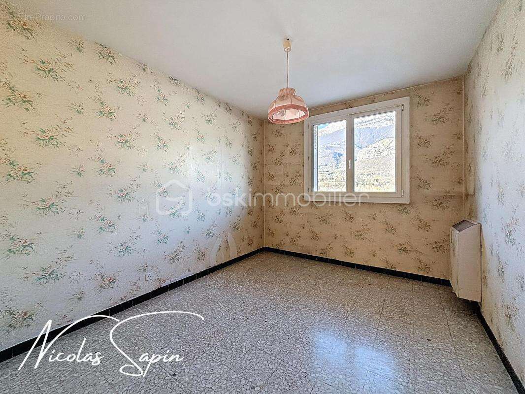 Appartement à LE PONT-DE-CLAIX