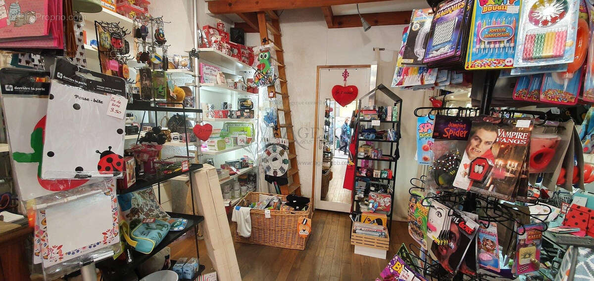 Commerce à SAN-MARTINO-DI-LOTA