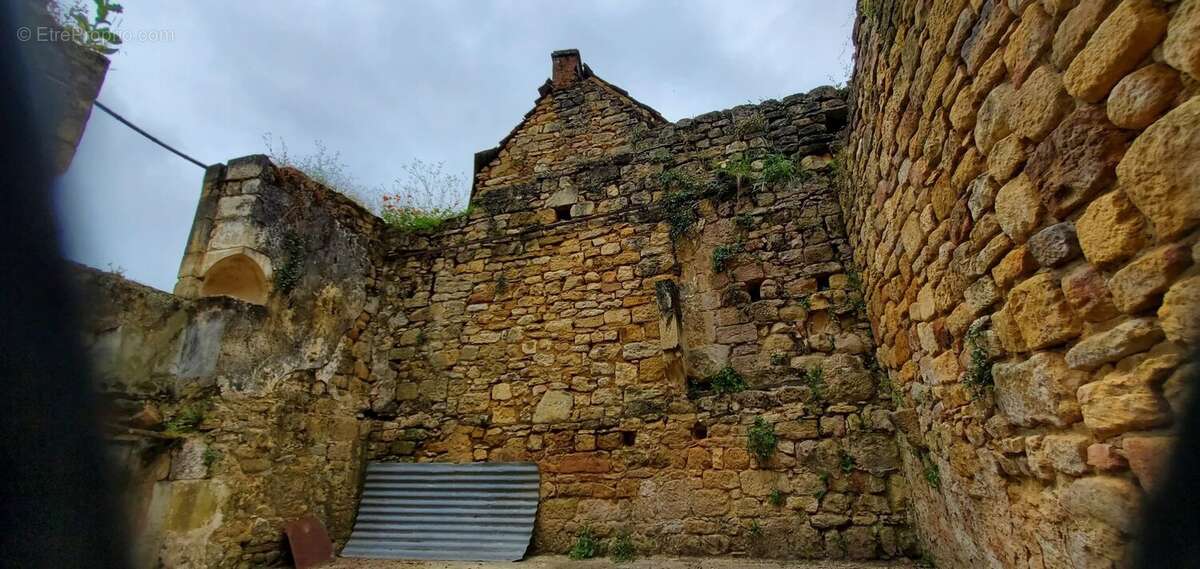 Charmante Maison de Village en Pierre avec un Potentiel Exceptionnel - photo 5