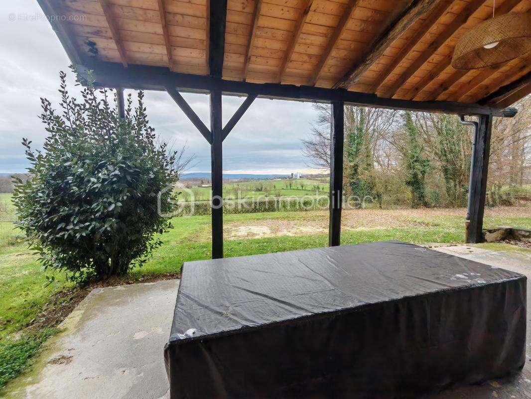 Maison à MONTREVEL-EN-BRESSE