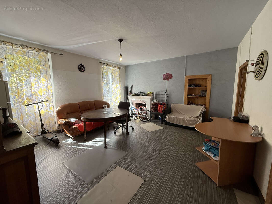 Appartement à LEVIE