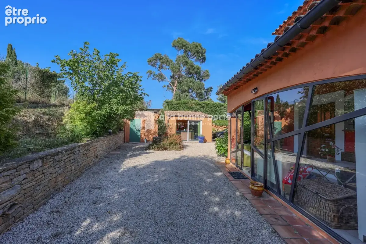 Maison 6 pièces 190 m² à vendre à La Cadiere-D'azur (83740) - photo 5