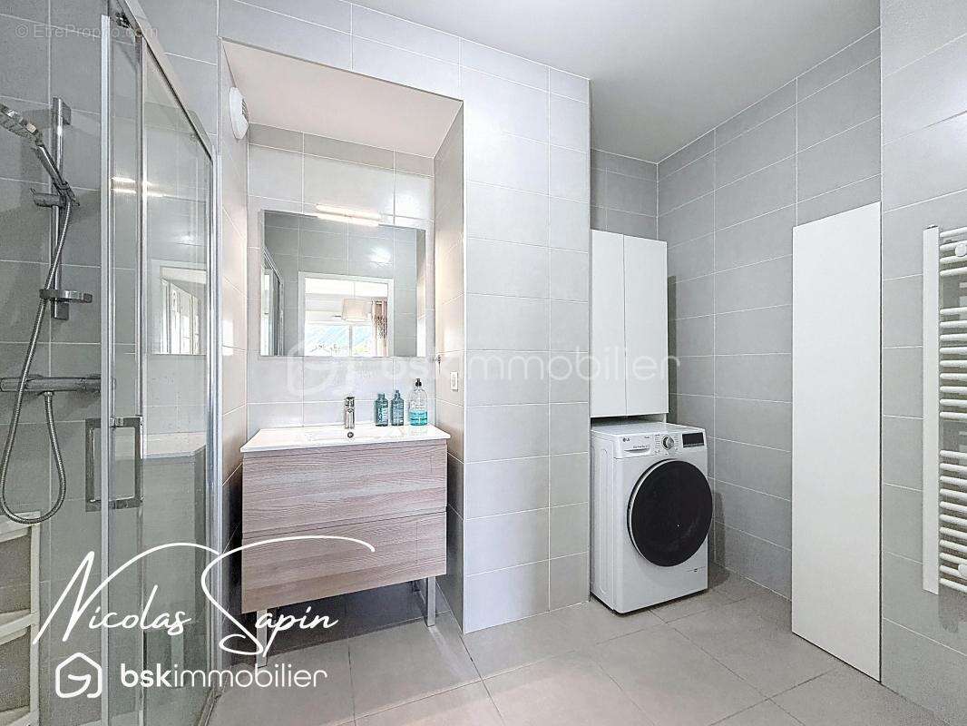 Appartement à VARCES-ALLIERES-ET-RISSET