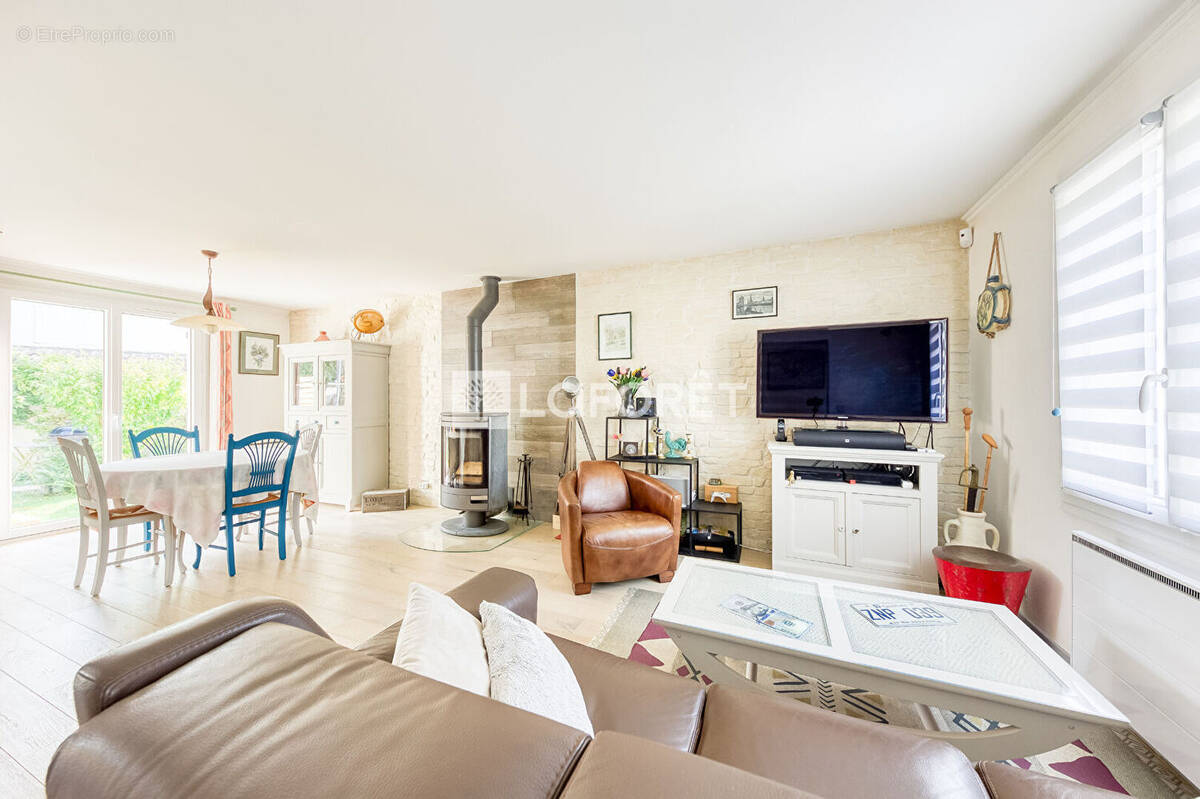 Maison à PONTAULT-COMBAULT