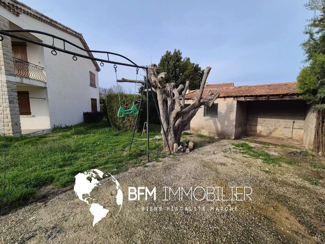 Appartement à SIMIANE-COLLONGUE