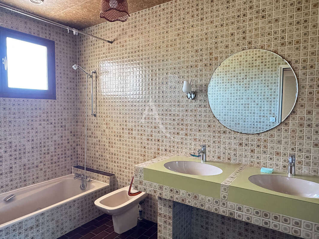 Maison  - Vix - 146 m² - photo 10