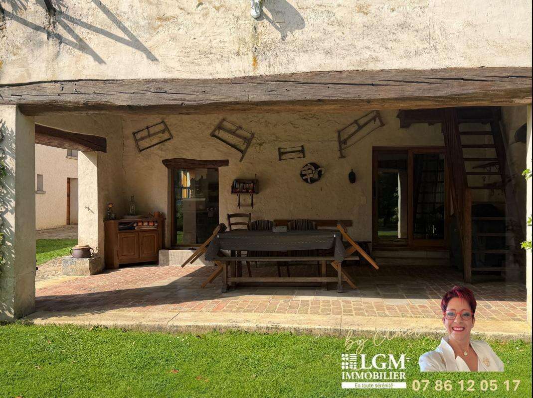MAGNIFIQUE LONGÈRE de 209 m² - 4 Chambres - Dépendances - photo 18