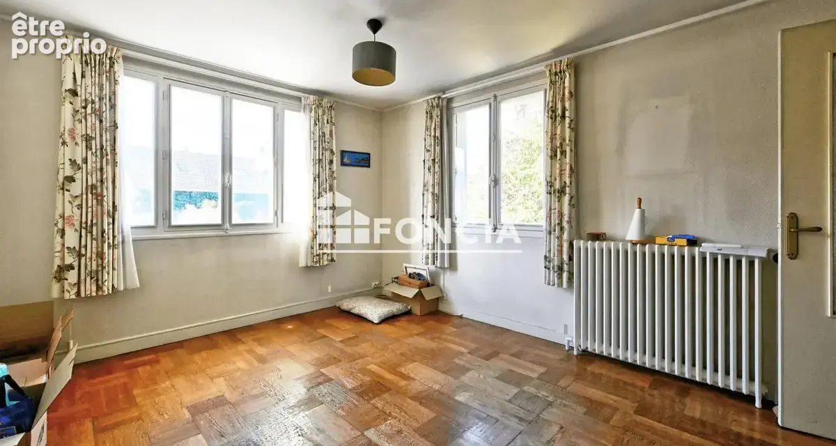 Maison 2 chambres avec sous-sol total et terrain de près de 600 m² - photo 2