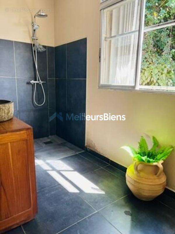 Maison à BAIE-MAHAULT