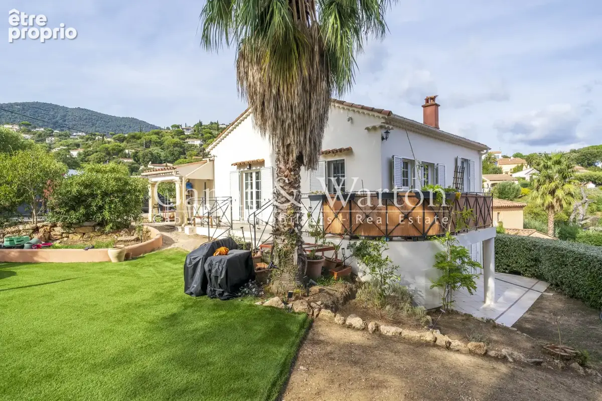 Au calme dans une impasse: villa à cavalaire  avec piscine - photo 10