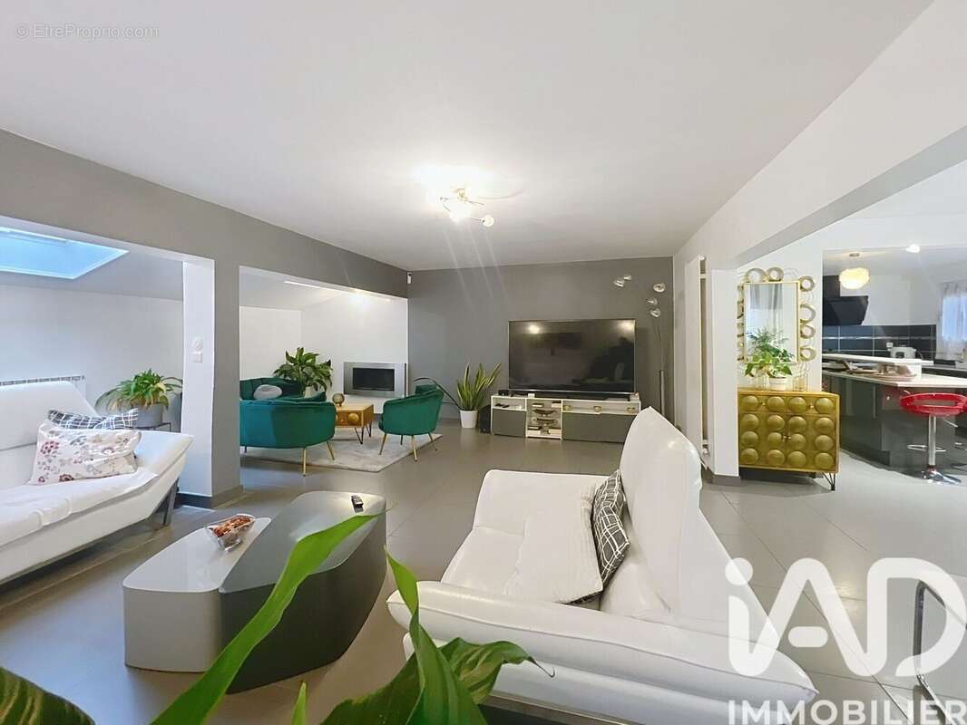 Photo 2 - Maison à VILLIERS-SUR-MARNE