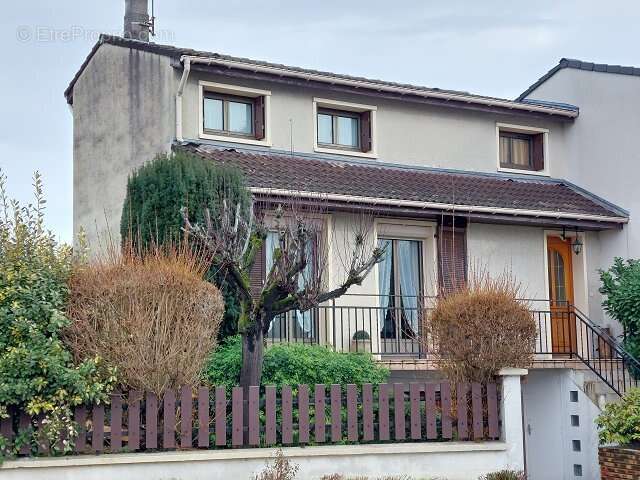 Maison à QUINCY-SOUS-SENART