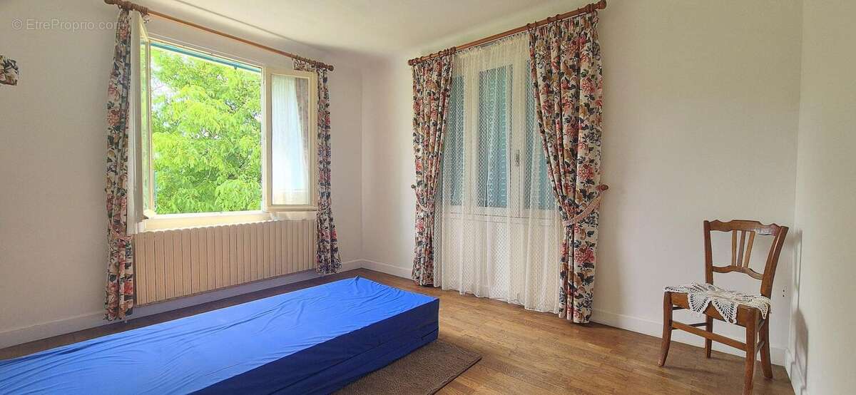 Maison 100 m² à Varennes-Saint-Sauveur  - photo 13