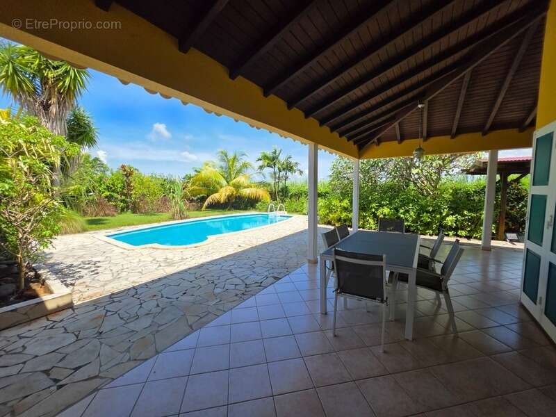 Maison à BAIE-MAHAULT