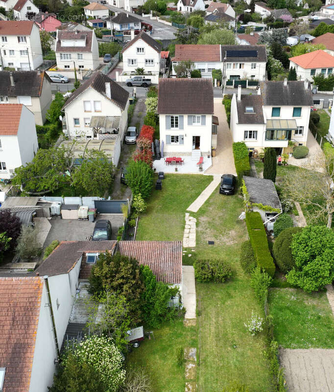 Maison à BONNIERES-SUR-SEINE