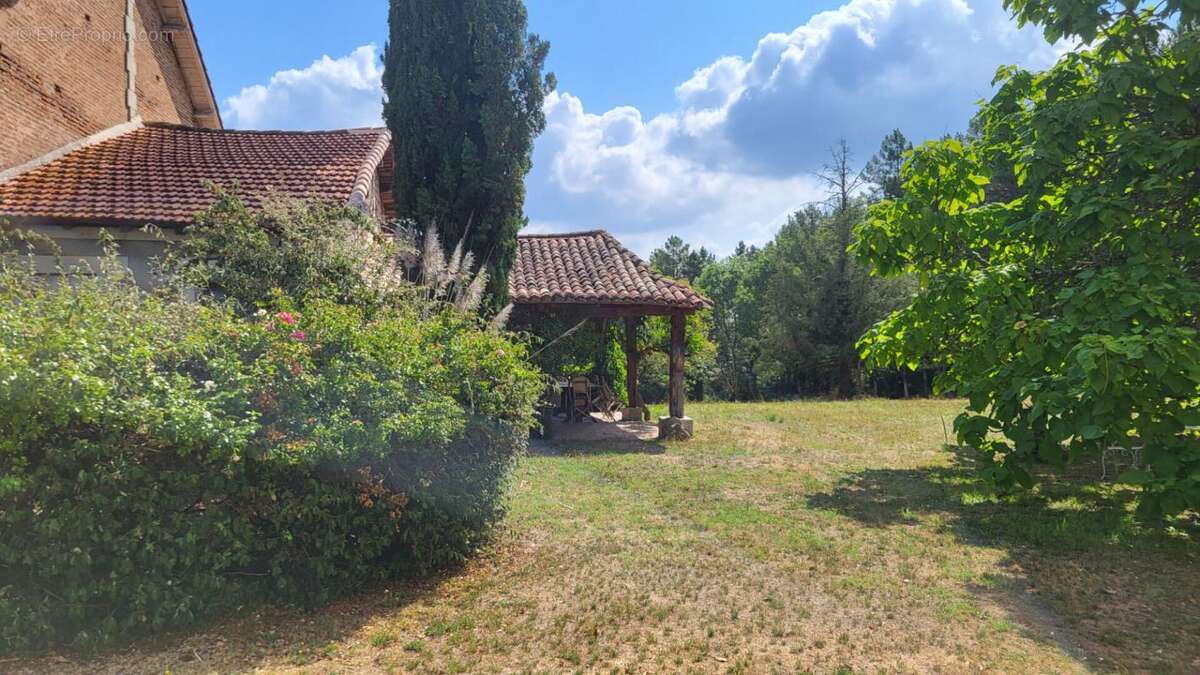Ancienne fermette : maison  122 m² et grange  420 m² sur parcelle de 3ha environs à la campagne - photo 5