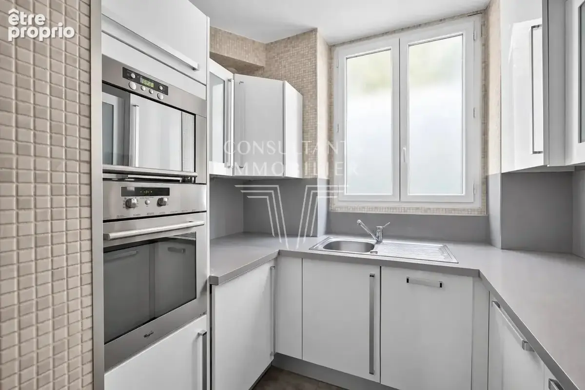 Ternes/wagram. parfait état, trois chambres - photo 11