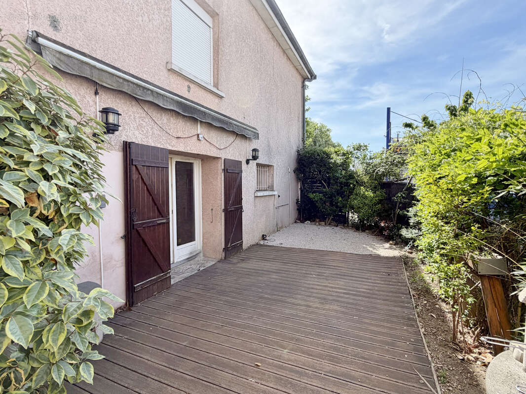 Appartement à CRAPONNE