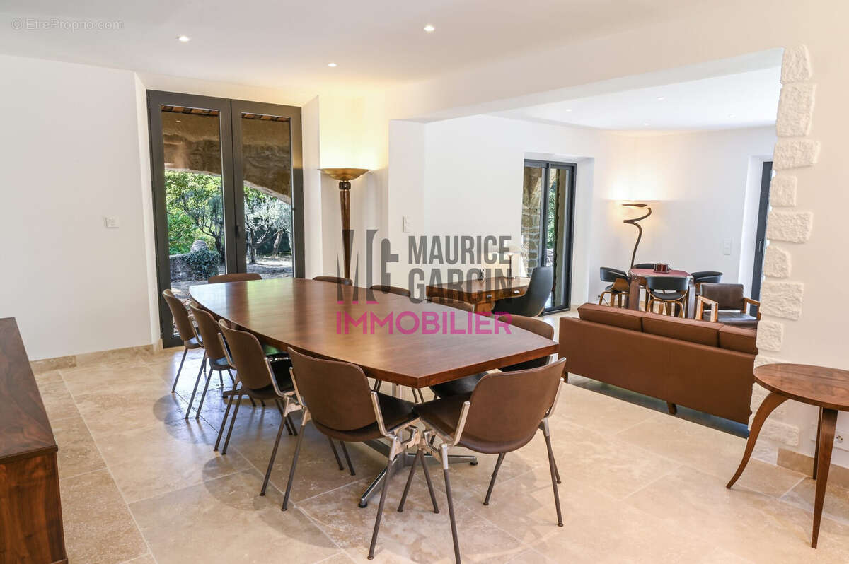 Maison à VAISON-LA-ROMAINE