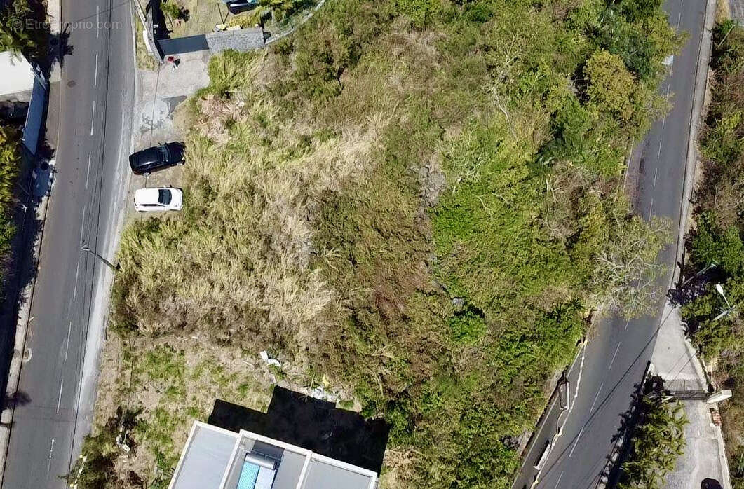 Terrain à SAINT-DENIS