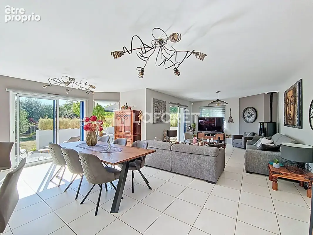 Maison avec piscine Malansac 7 pièce(s) 210 m2 - photo 8