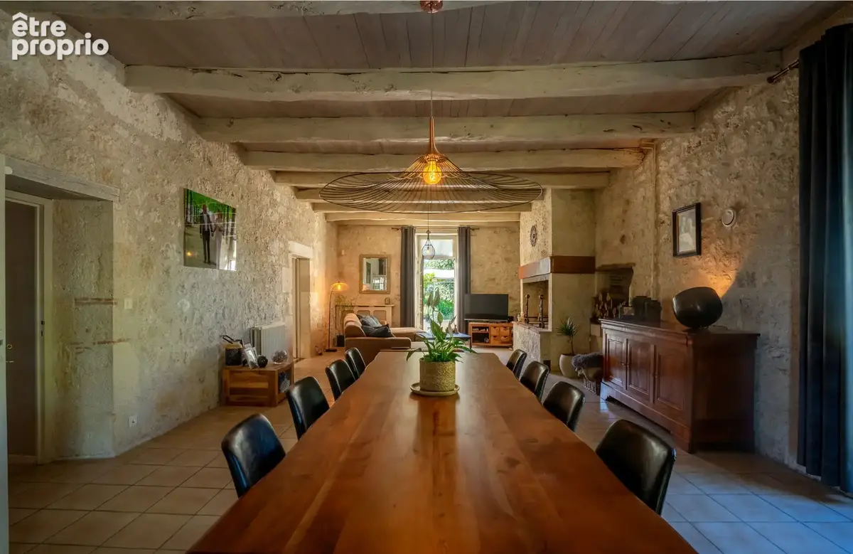 Belle propriété quercynoise avec 2 grandes maisons, piscine et 1 ha terrain - photo 13