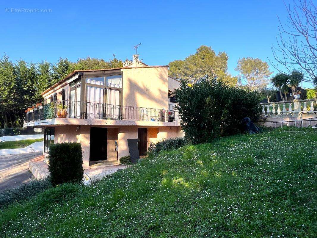 Maison à VALLAURIS