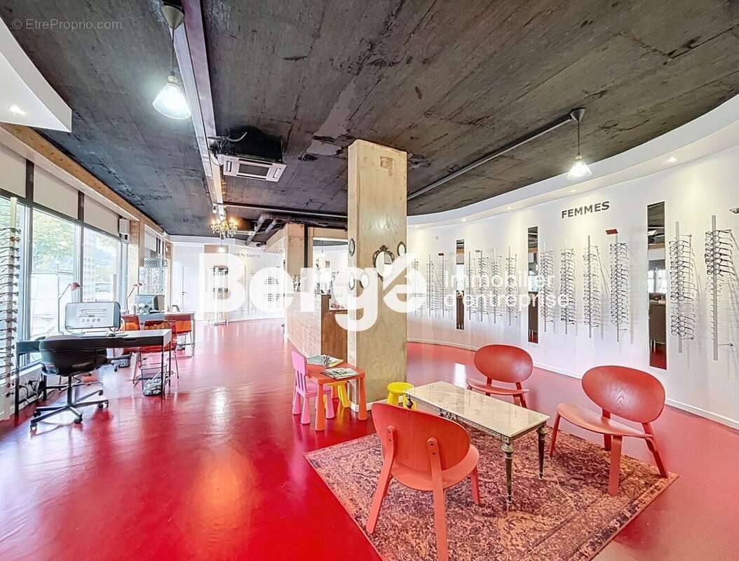 Commerce à LA TRINITE