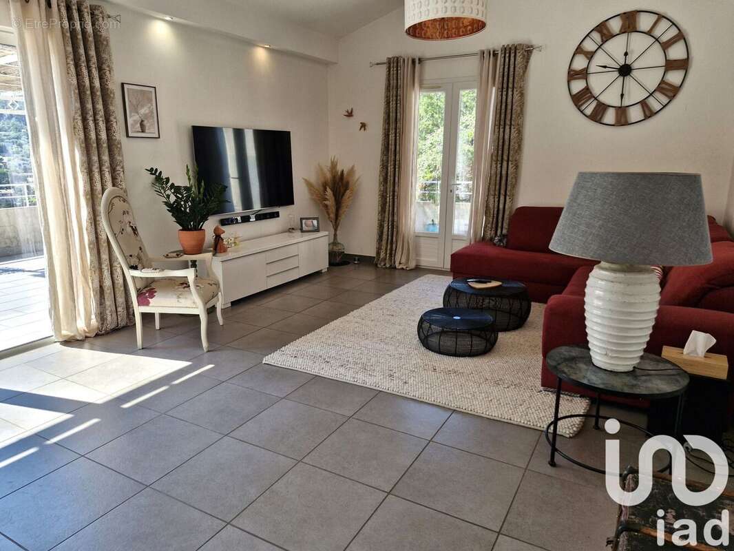 Photo 8 - Maison à LE REVEST-LES-EAUX