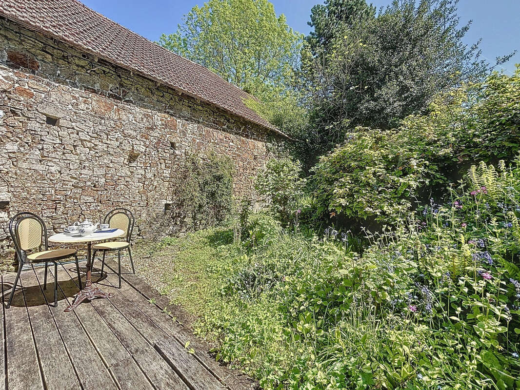 Maison à CANVILLE-LA-ROCQUE