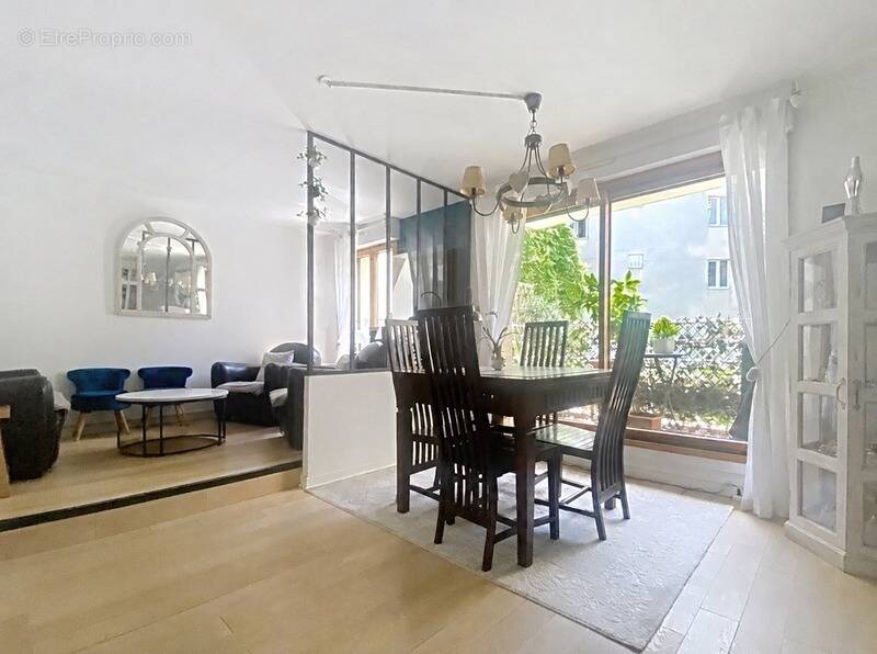 Appartement à PARIS-15E