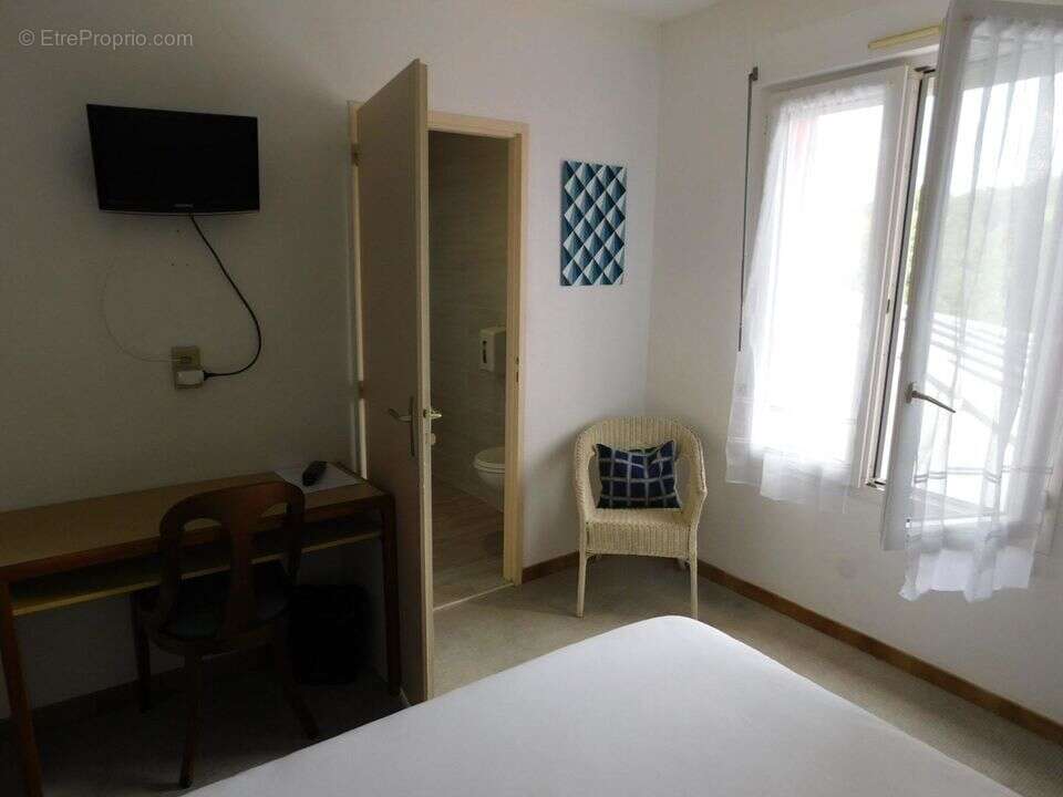 Commerce à CAZAUBON