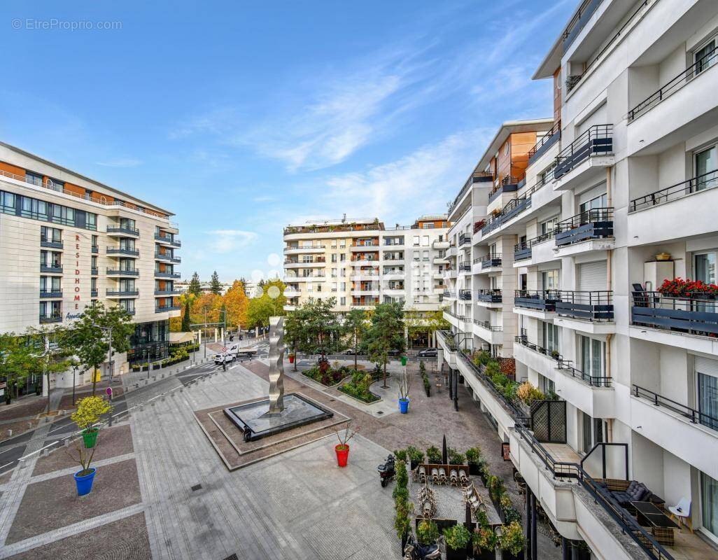 Appartement à COURBEVOIE