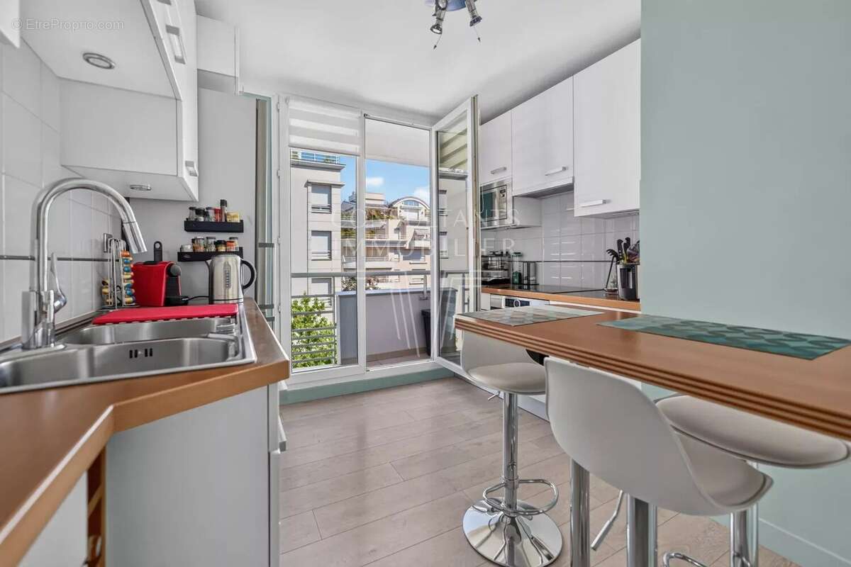 Appartement à COURBEVOIE