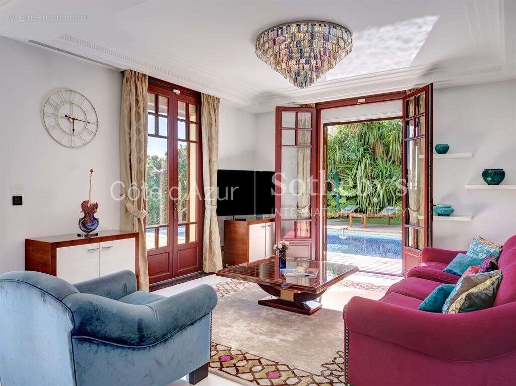Maison à VALLAURIS
