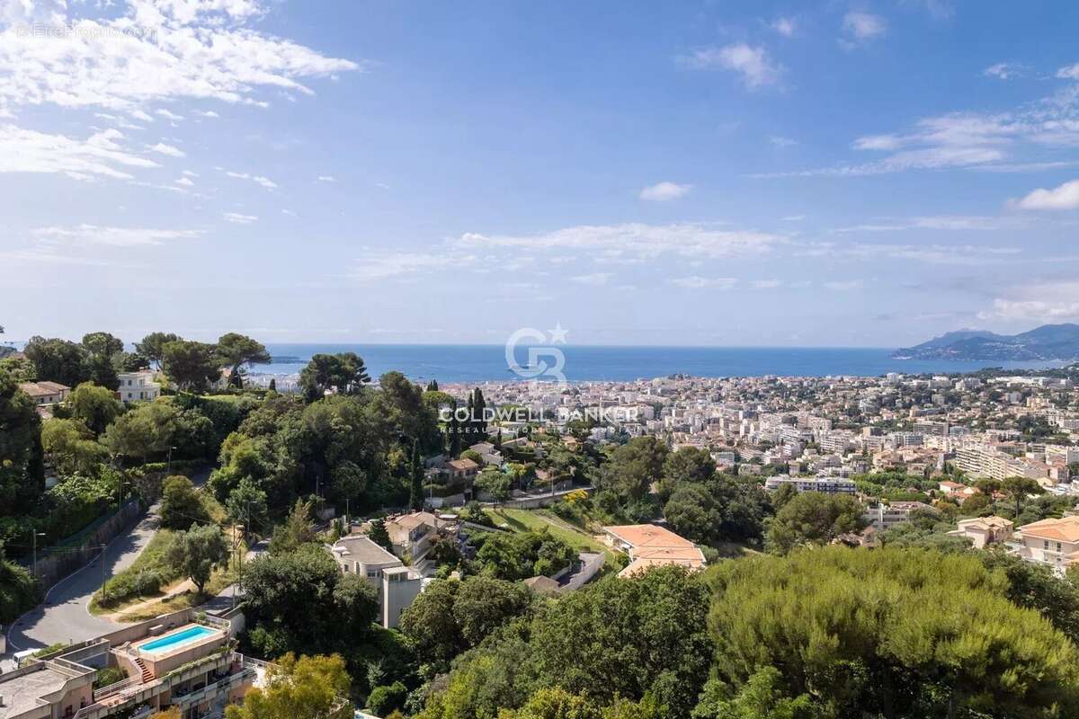 Appartement à LE CANNET