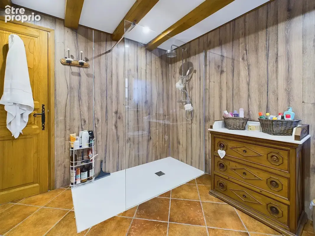 Maison magnifiquement rénovée avec écuries et potentiel de revenus - photo 8