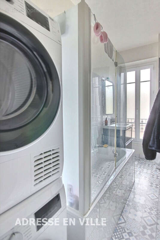 Appartement à LEVALLOIS-PERRET