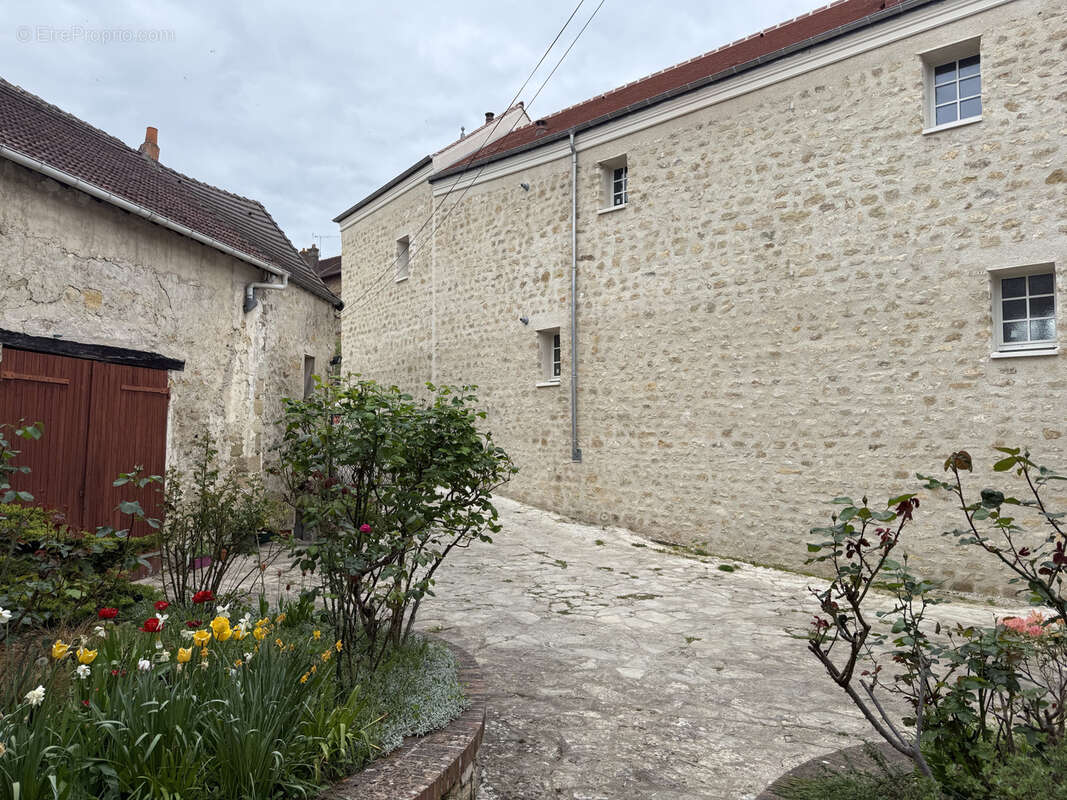 Maison à MONTGEROULT