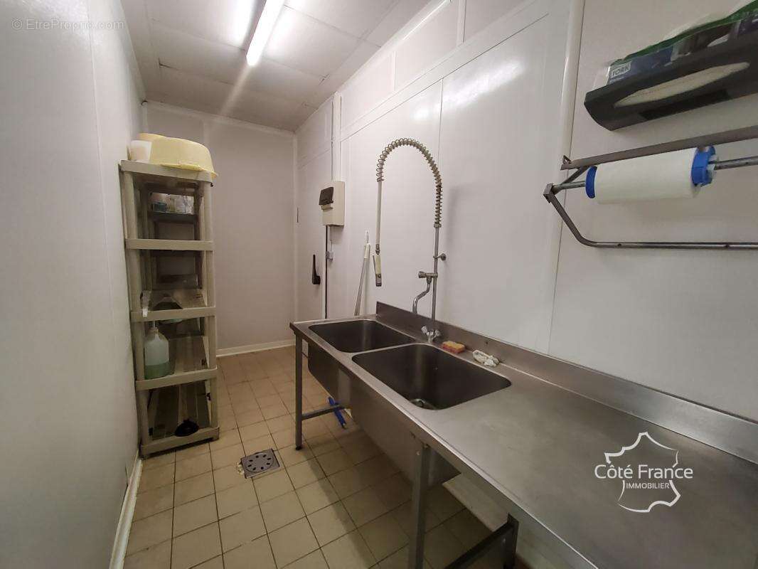 À VENDRE   Fonds et Murs Commerciaux Activité Traiteur   GIV - photo 9