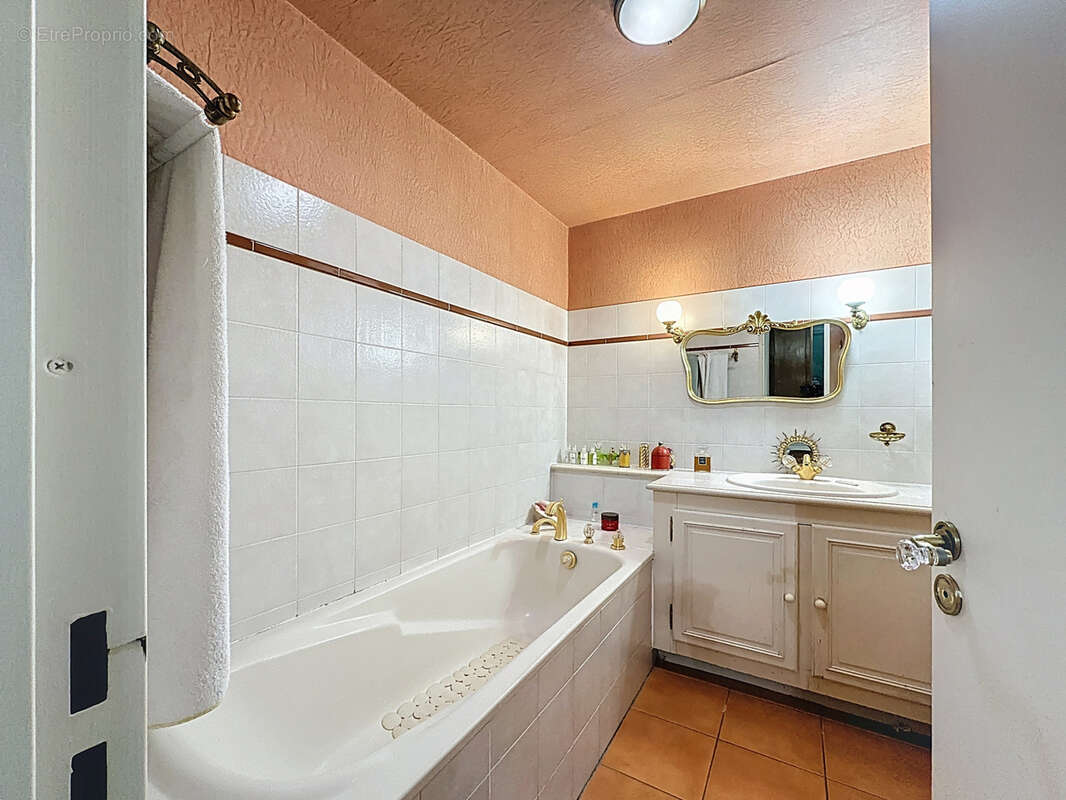 Appartement à CRAPONNE